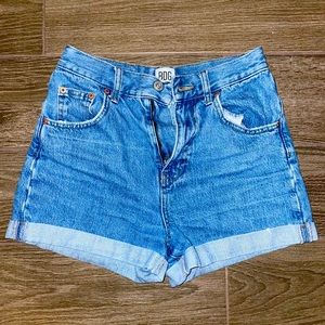 BDG Denim Mom Shorts Size 25